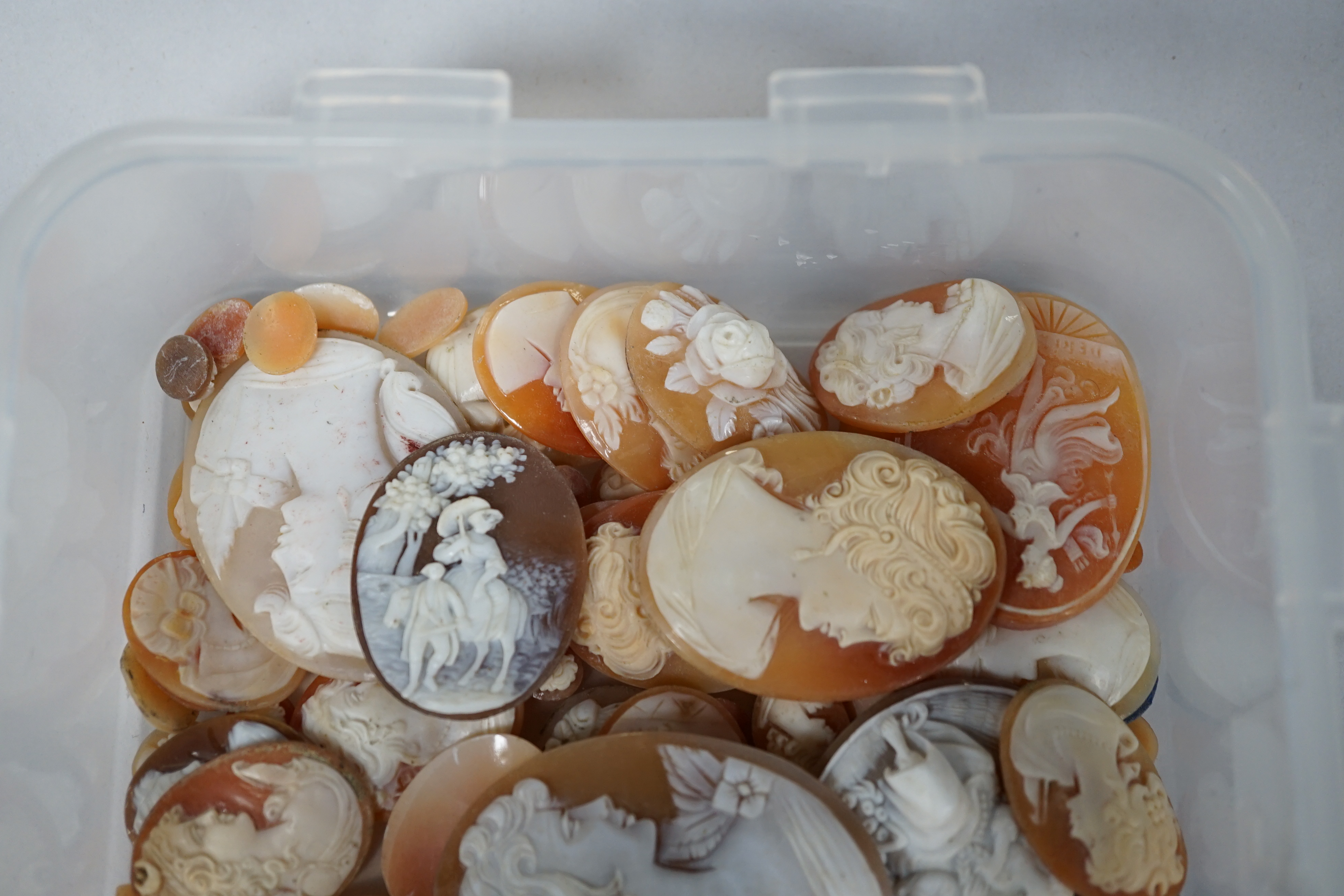 A quantity of assorted unmounted mainly cameo shells, largest 53mm. Condition - poor to fair to good